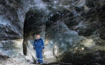 Geysir a ledovcová jeskyně